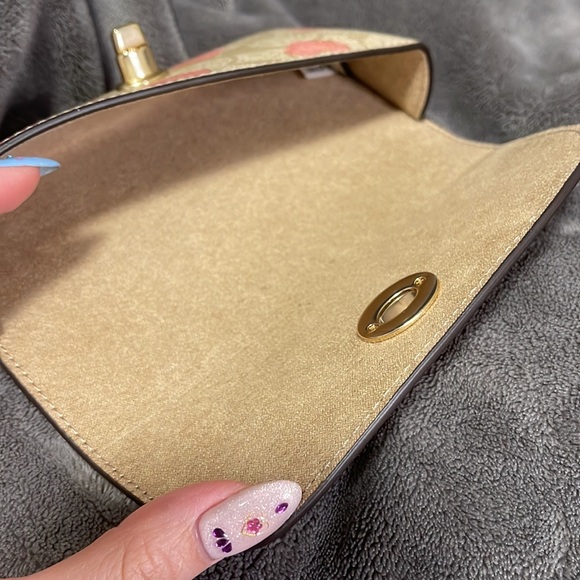 Coach - Heart Print Sunglass Case - Picture 4 of 4